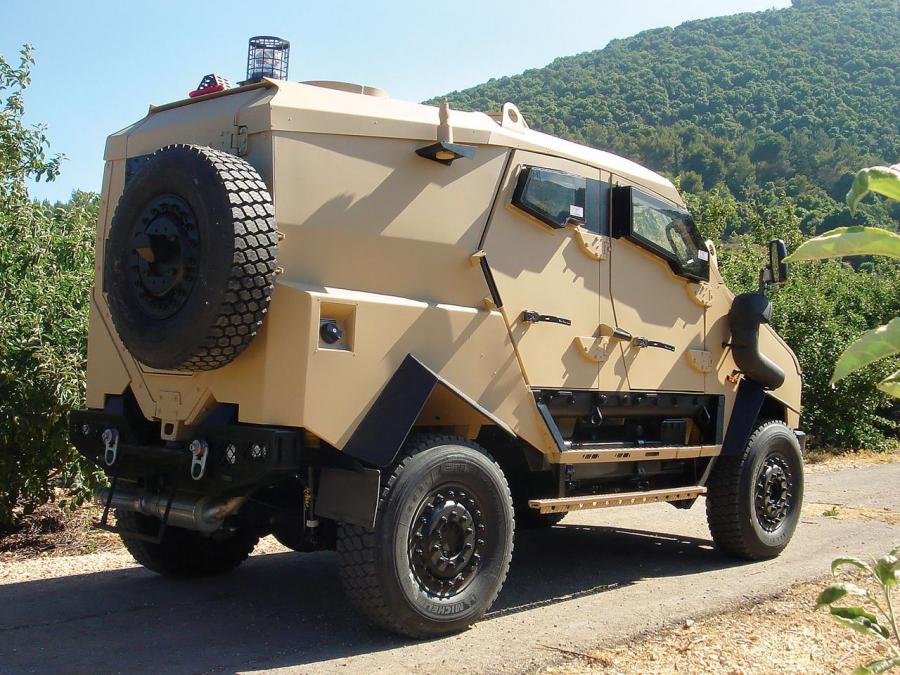  Oshkosh Sand Cat 2009 года  (фото 4 из 9)
